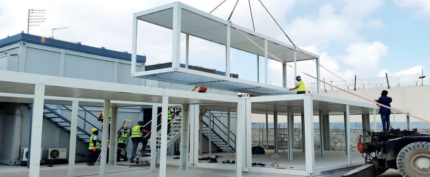 askeri konteyner yerleşimi.